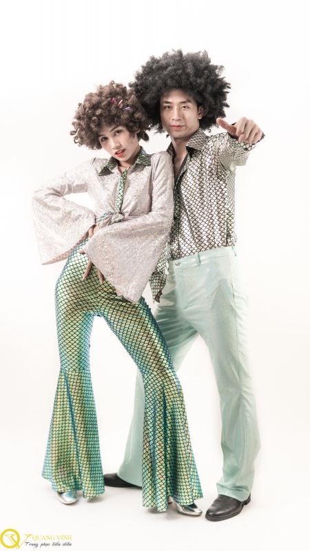 Trang phục disco cặp đôi thập niên 7004