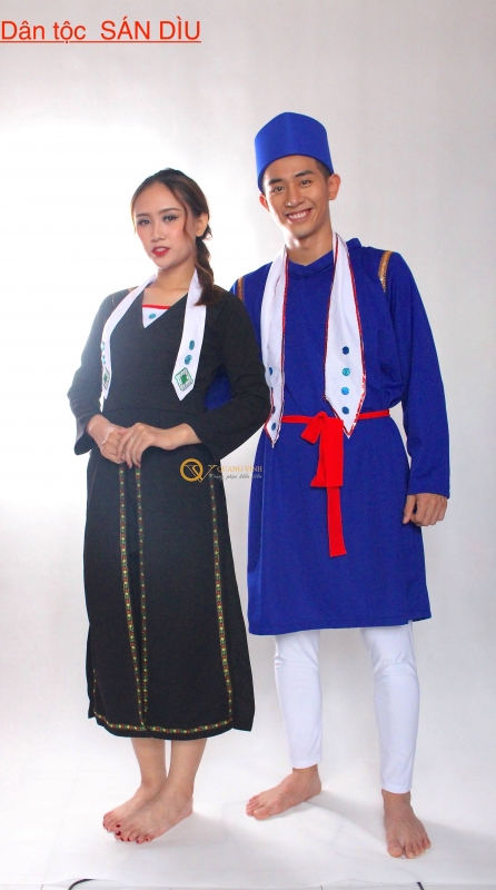 Trang phục dân tộc Sán dìu nam,nữ 01